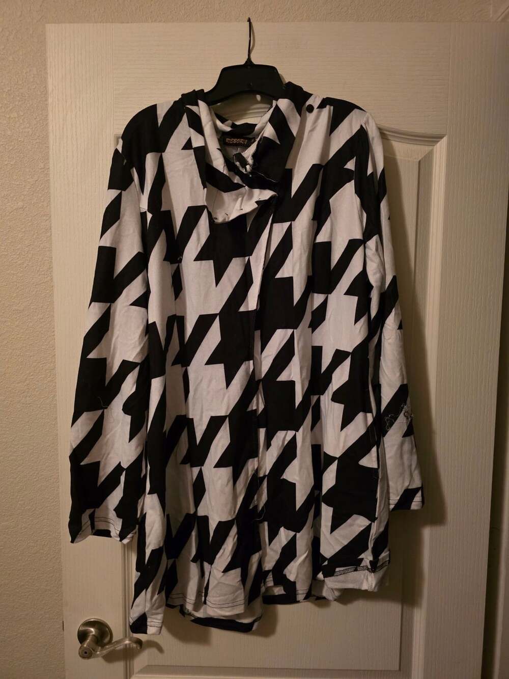Reborn Blouse Size 3X Black White Houndstooth Long Sleeve Top